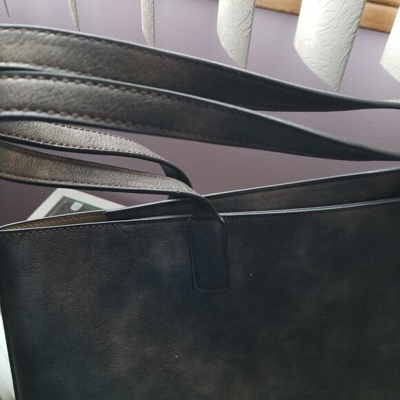 Frank Lyman 2pc purse - Picture 6 of 7